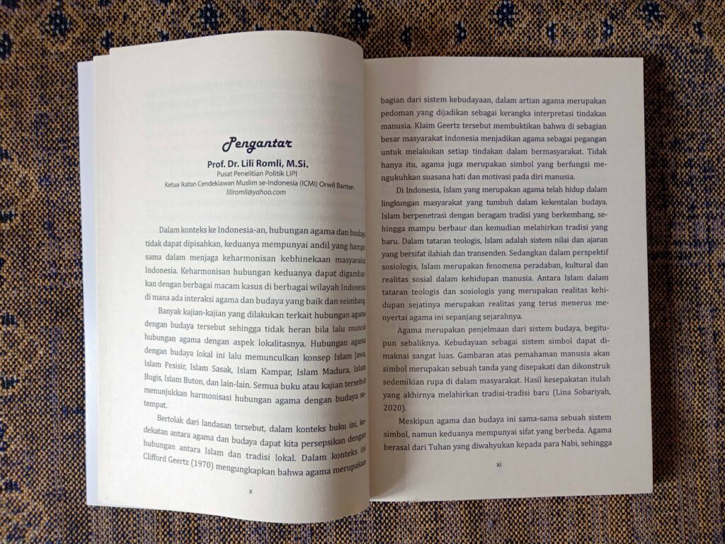 Buku Relasi Islam & Tradisi Lokal: Potret atas NU, Muhammadiyah, Wahabi, dan Baduy karya Hasani Ahmad Said